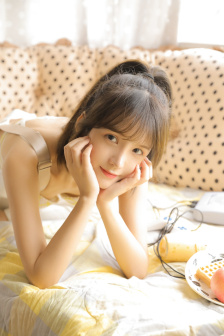 美女被强吻抓胸